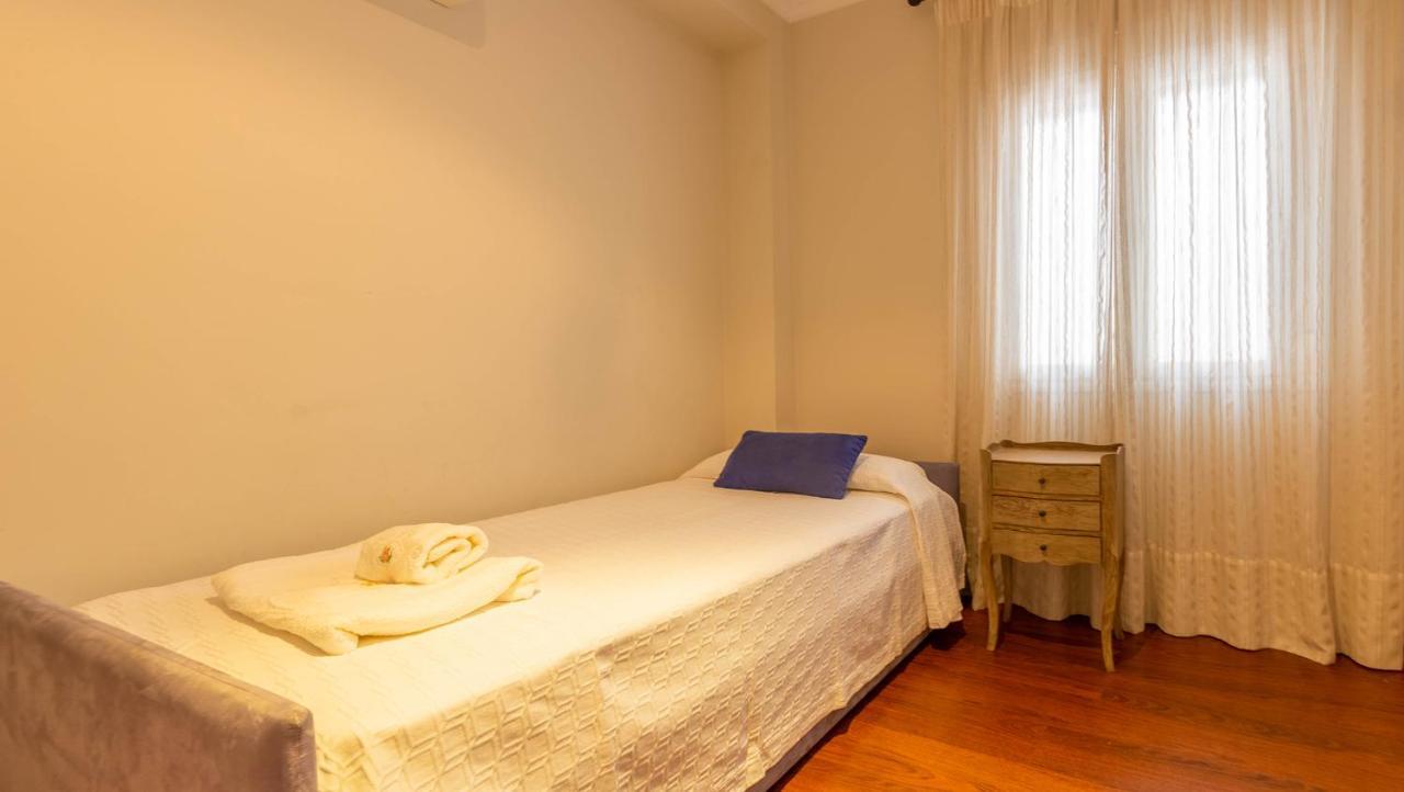 Apartamento Arenal - 3 Habitaciones Севиля Екстериор снимка
